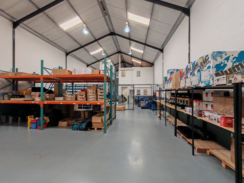 345m2 Industrial Warehouse To Let in Asla Park, Strand - Photo 3