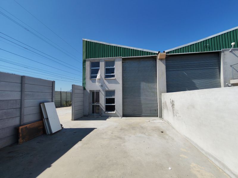 215m2 Warehouse TO LET in Saxenburg Park with a 320m2 Yard - Photo 5