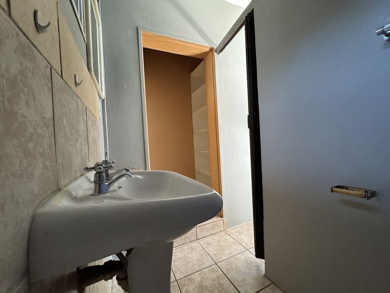 Bachelor, Furnished Garden Flat to Rent in Gordon's Bay - Photo 5