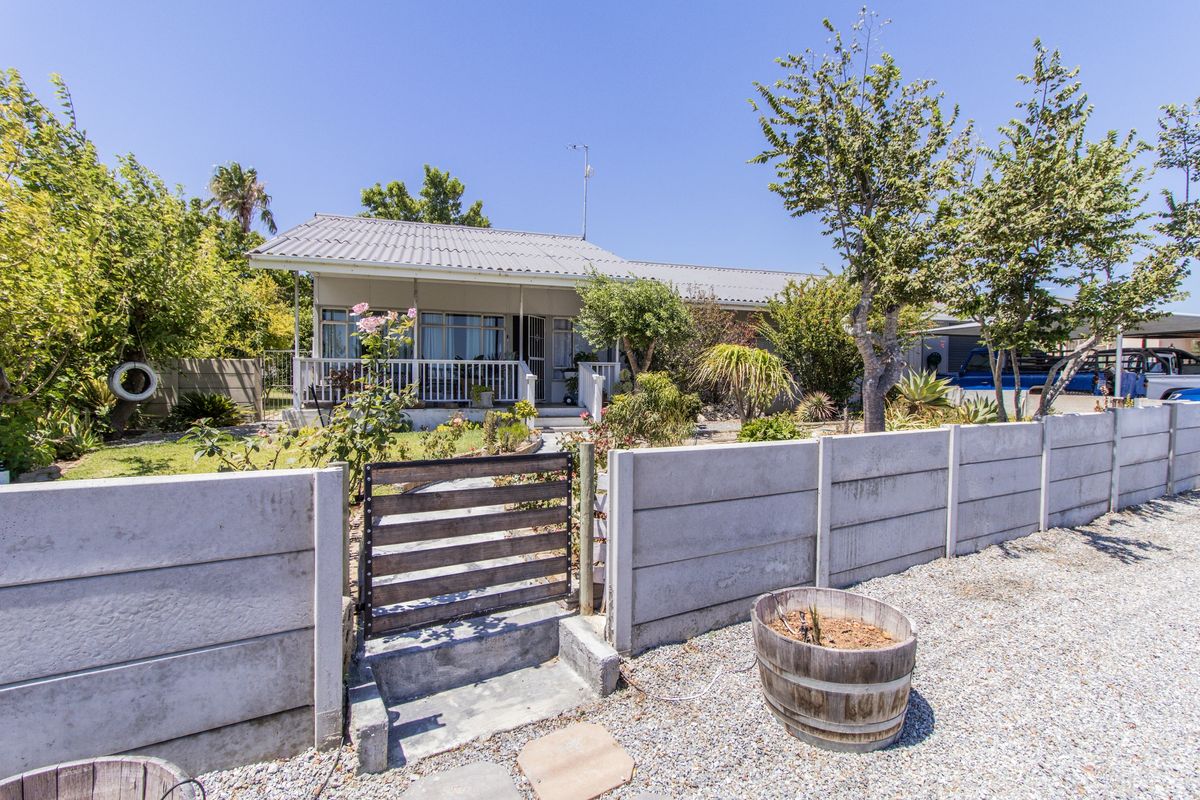 Charming 3-Bedroom Family Home in Hopefield – A Perfect Blend of Comfort & Tranquility - Photo 3