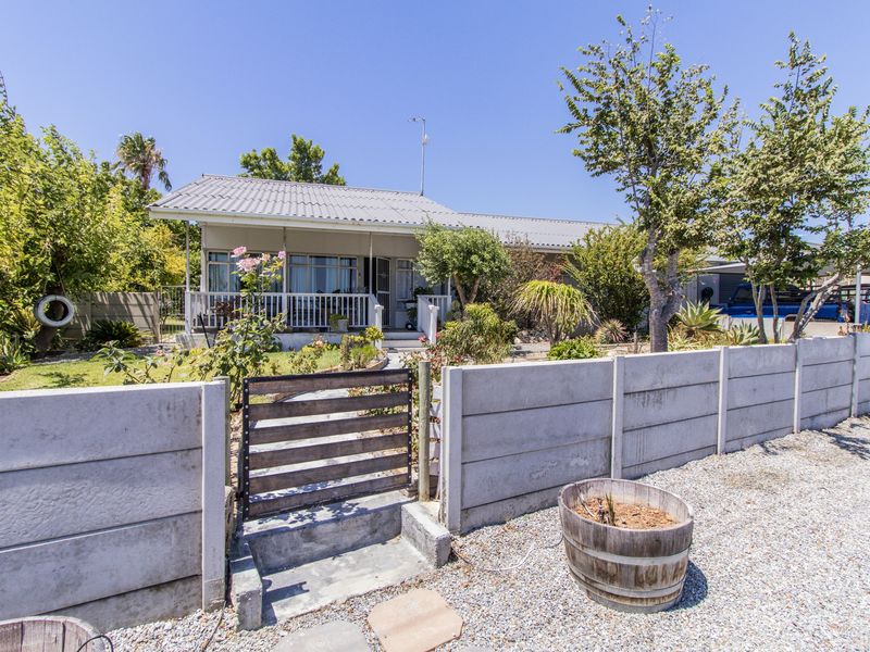 Charming 3-Bedroom Family Home in Hopefield – A Perfect Blend of Comfort & Tranquility - Photo 3