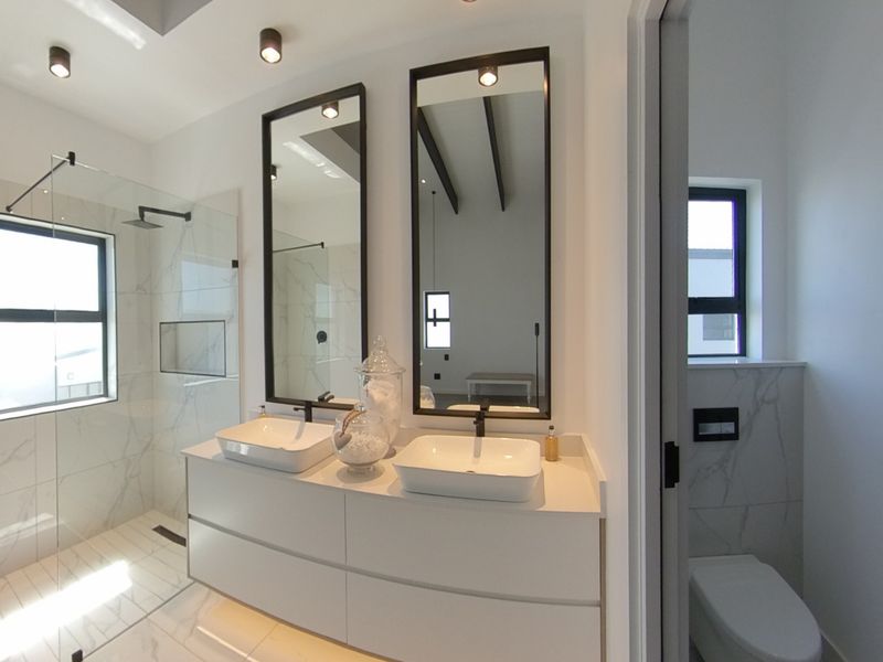 Modern 3-Bedroom Home for Sale in Sandown, Cape Town – Prime Location! - Photo 10