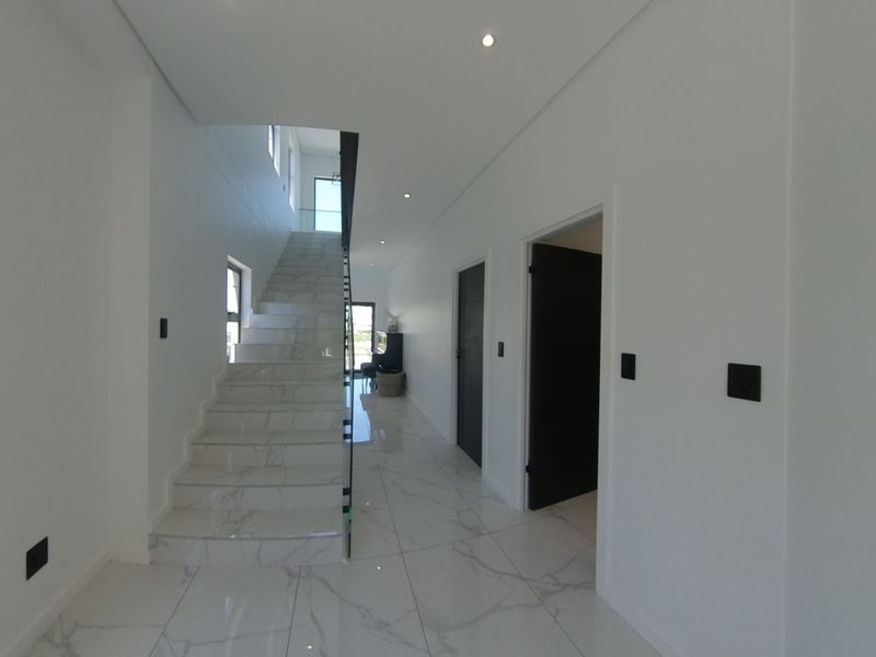 Modern 3-Bedroom Home for Sale in Sandown, Cape Town – Prime Location! - Photo 6