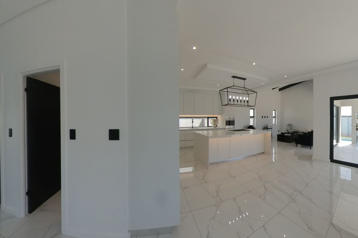 Modern 3-Bedroom Home for Sale in Sandown, Cape Town – Prime Location! - Photo 5
