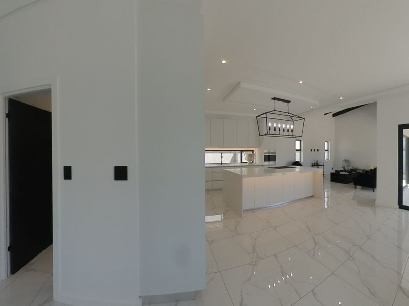 Modern 3-Bedroom Home for Sale in Sandown, Cape Town – Prime Location! - Photo 5