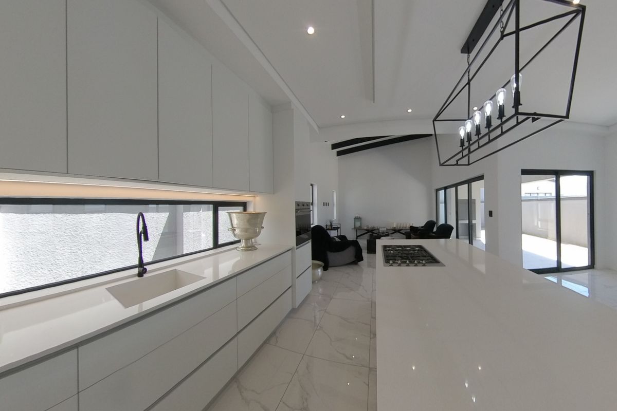 Modern 3-Bedroom Home for Sale in Sandown, Cape Town – Prime Location! - Photo 4