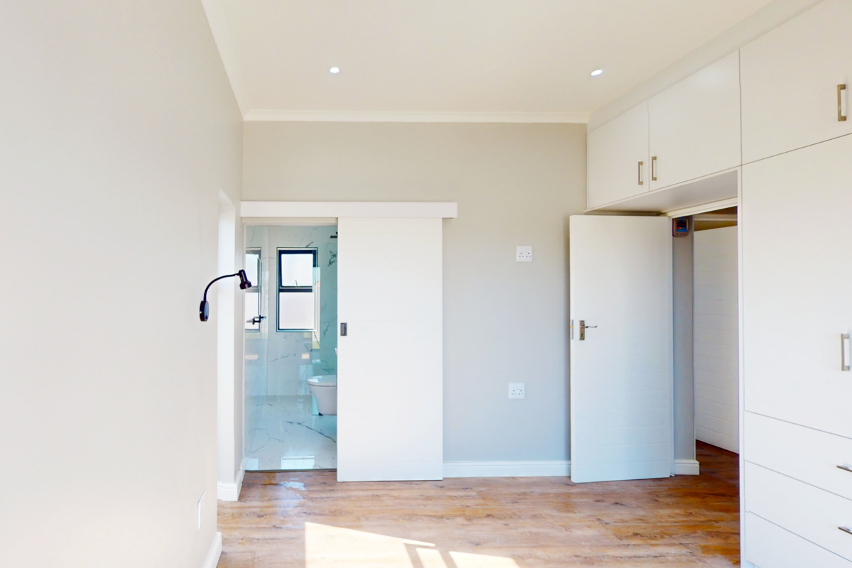 Modern 3-Bedroom Home for Sale in Sandown, Cape Town – Prime Location! - Photo 5