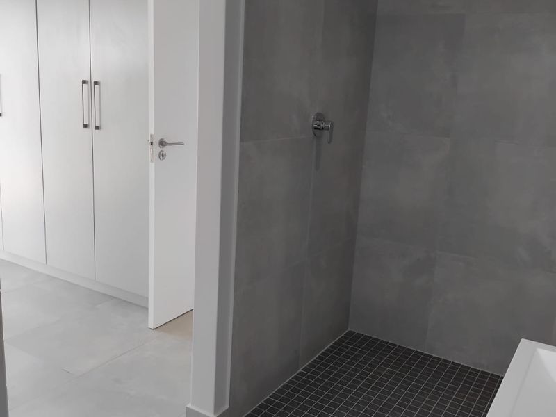 Modern 3-Bedroom Home for Sale in Sandown, Cape Town – Prime Location! - Photo 4