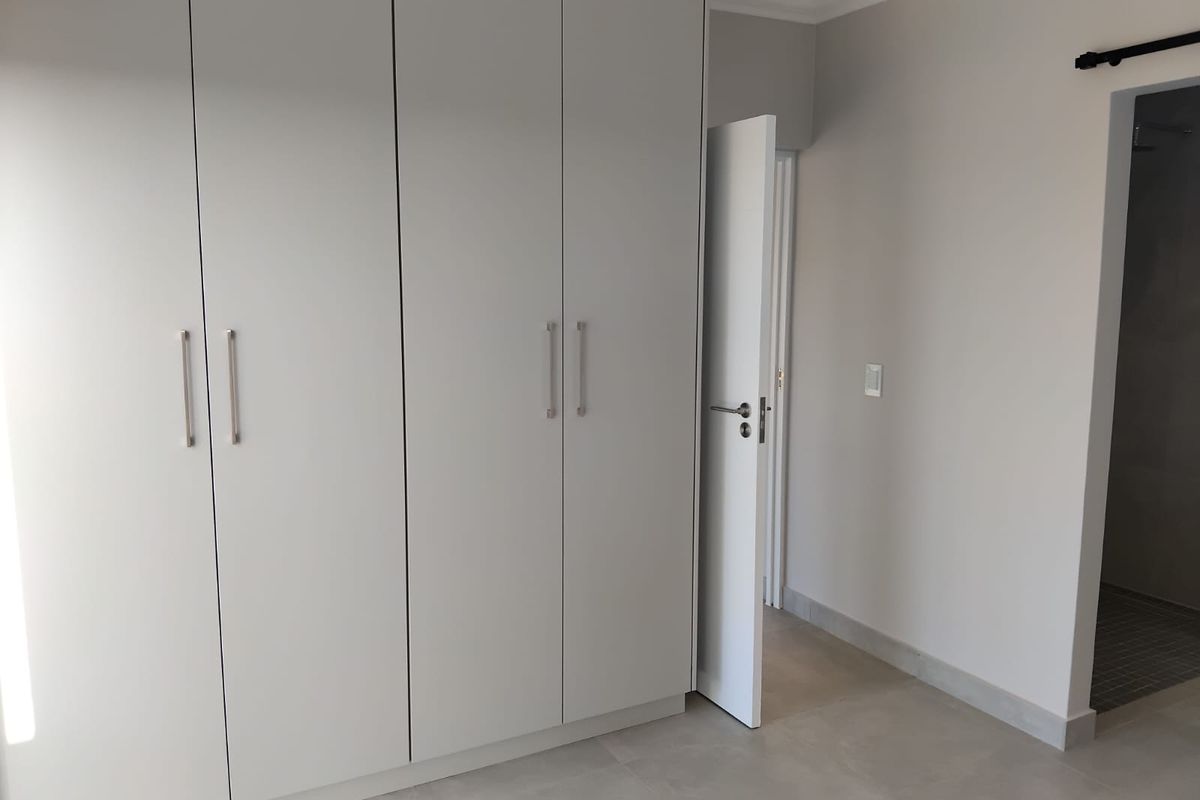 Modern 3-Bedroom Home for Sale in Sandown, Cape Town – Prime Location! - Photo 3