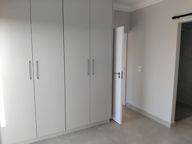Modern 3-Bedroom Home for Sale in Sandown, Cape Town – Prime Location! - Photo 3