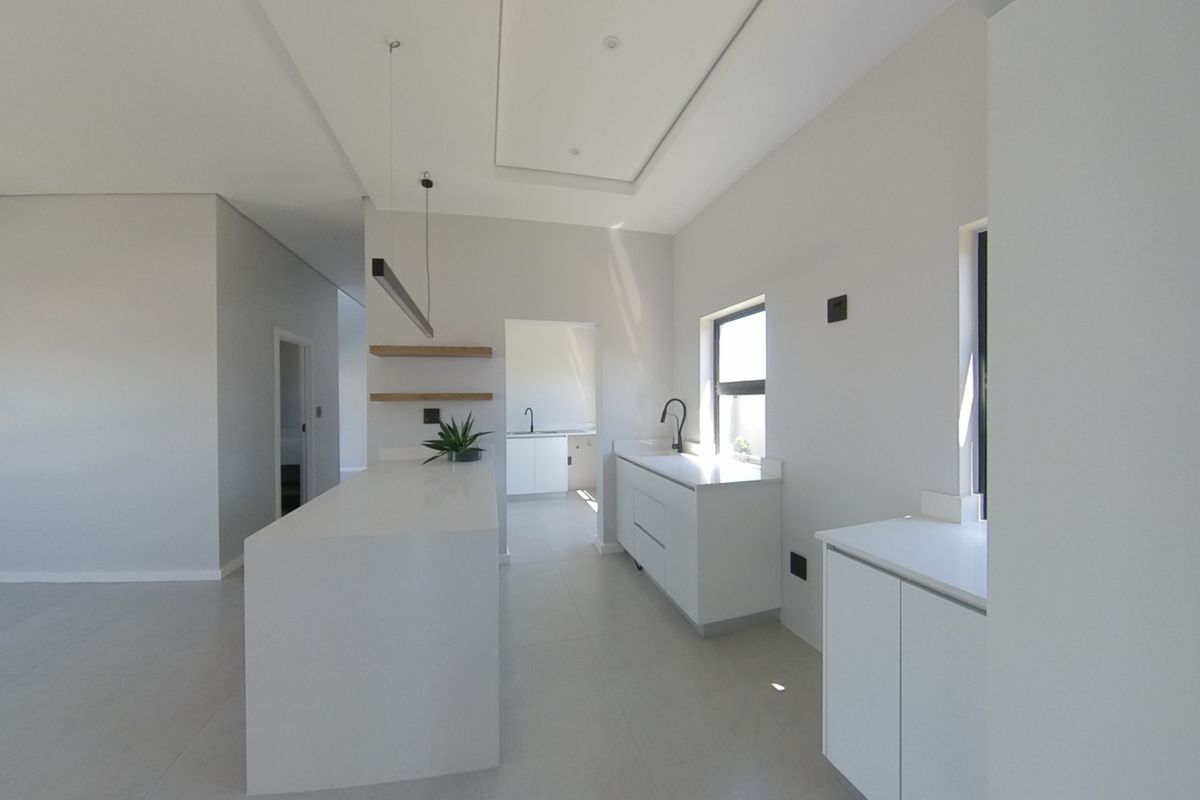 Modern 3-Bedroom Home for Sale in Sandown, Cape Town – Prime Location! - Photo 3