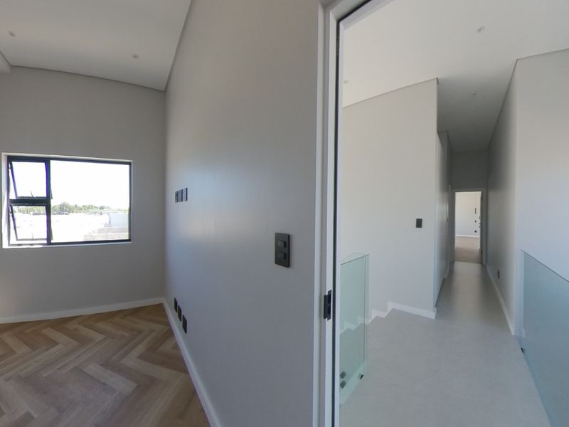 Modern 3-Bedroom Home for Sale in Sandown, Cape Town – Prime Location! - Photo 9