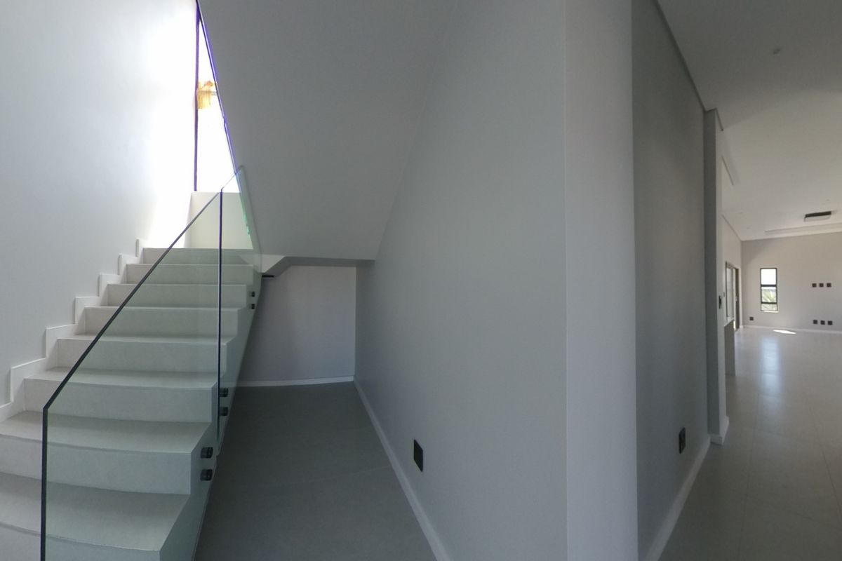 Modern 3-Bedroom Home for Sale in Sandown, Cape Town – Prime Location! - Photo 2
