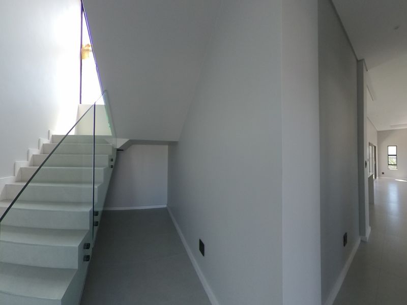 Modern 3-Bedroom Home for Sale in Sandown, Cape Town – Prime Location! - Photo 2