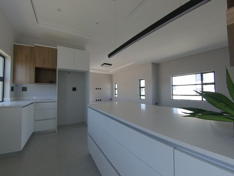Modern 3-Bedroom Home for Sale in Sandown, Cape Town – Prime Location! - Photo 4