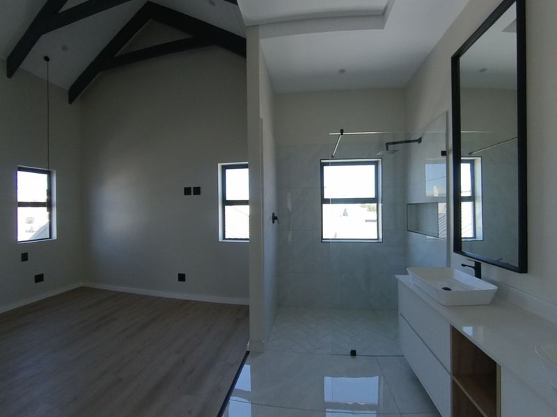 Modern 3-Bedroom Home for Sale in Sandown, Cape Town – Prime Location! - Photo 2
