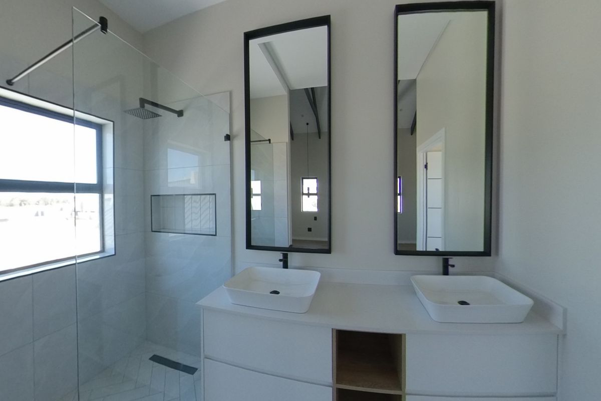 Modern 3-Bedroom Home for Sale in Sandown, Cape Town – Prime Location! - Photo 3