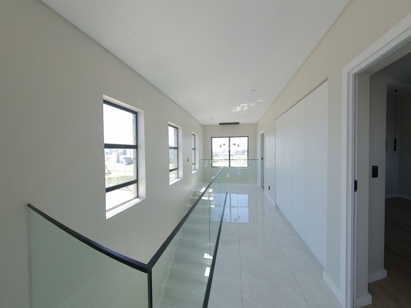 Modern 3-Bedroom Home for Sale in Sandown, Cape Town – Prime Location! - Photo 10