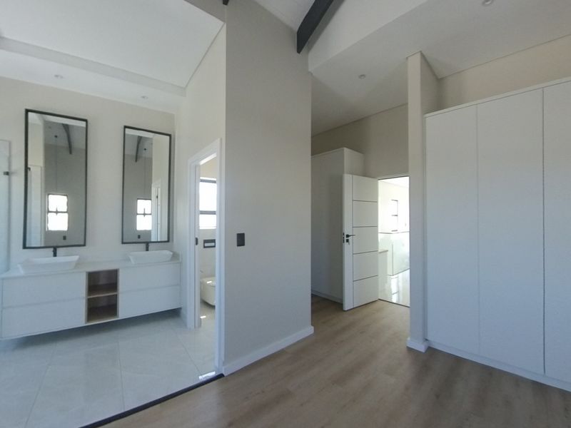 Modern 3-Bedroom Home for Sale in Sandown, Cape Town – Prime Location! - Photo 8
