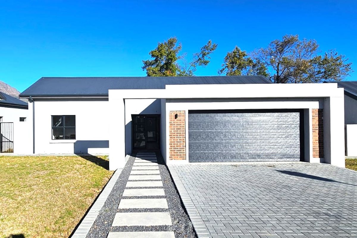 Last THREE properties at this price! - Photo 2