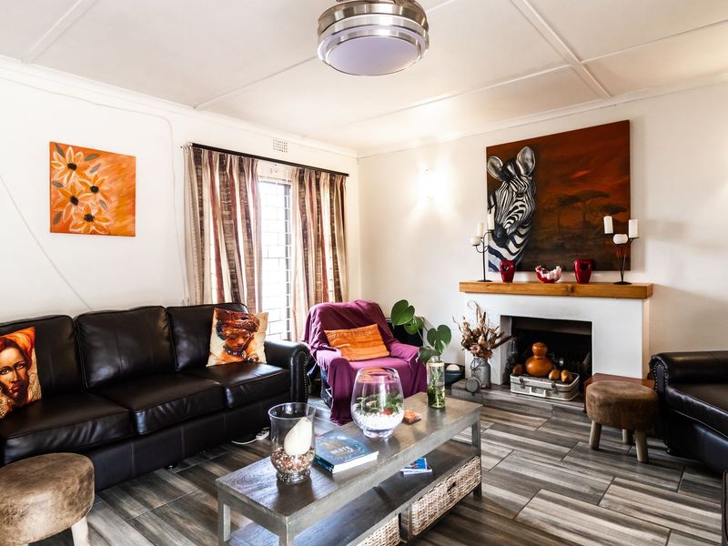 Charming 3-Bedroom Home with Fireplace, Braai Room & Business Potential in Vredenburg - Photo 4