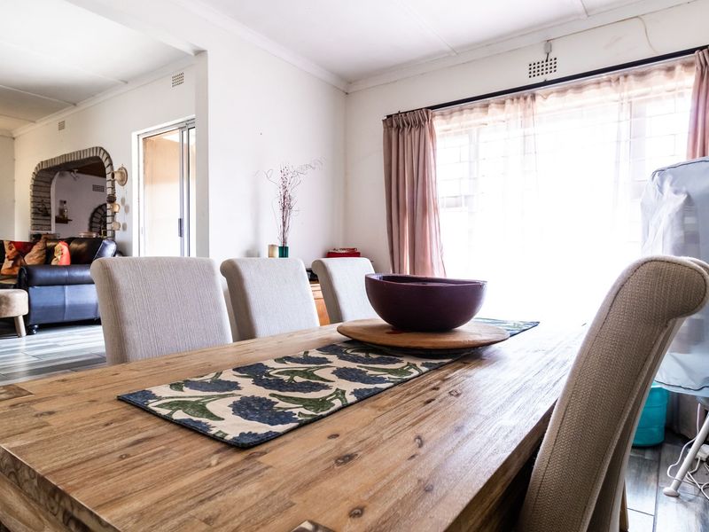 Charming 3-Bedroom Home with Fireplace, Braai Room & Business Potential in Vredenburg - Photo 8