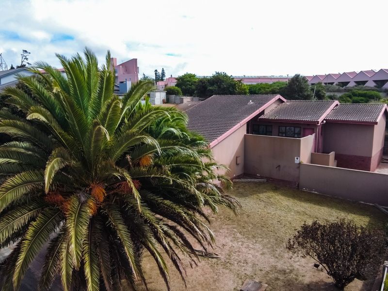 Charming 3-Bedroom Home with Fireplace, Braai Room & Business Potential in Vredenburg - Photo 3