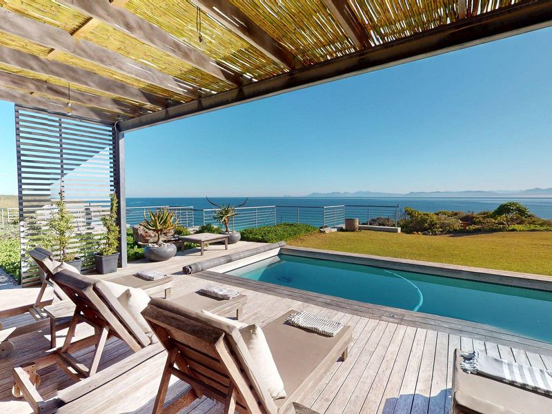 Unparalleled Beachfront Villa Luxury in Gansbaai: Romansbaai Beach & Fynbos Estate - Photo 6