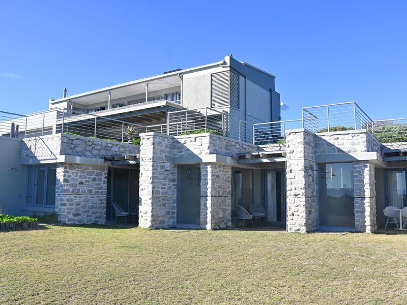 Unparalleled Beachfront Villa Luxury in Gansbaai: Romansbaai Beach & Fynbos Estate - Photo 7