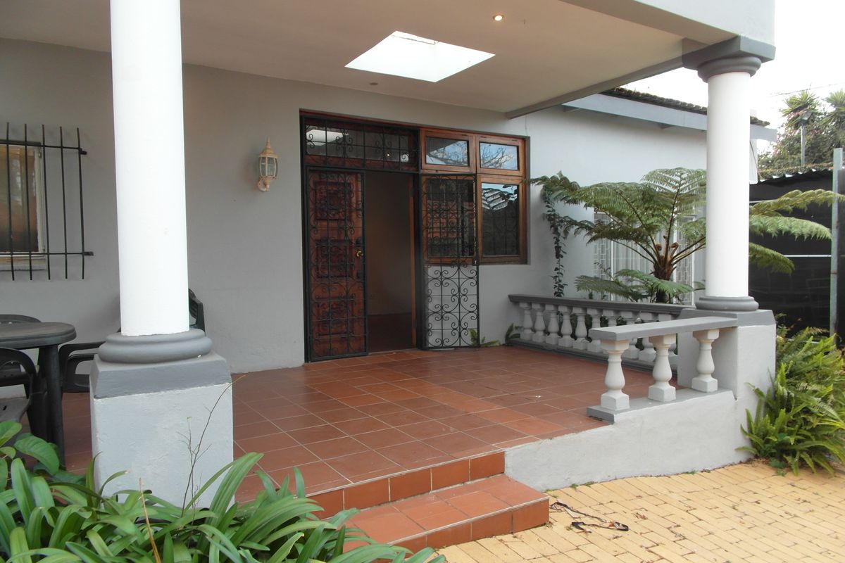 Charming & Secure One-Bedroom Cottage - Photo 5