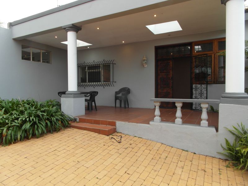 Charming & Secure One-Bedroom Cottage - Photo 6