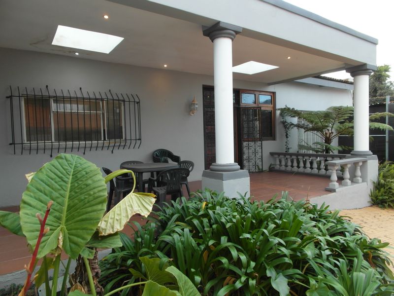 Charming & Secure One-Bedroom Cottage - Photo 4