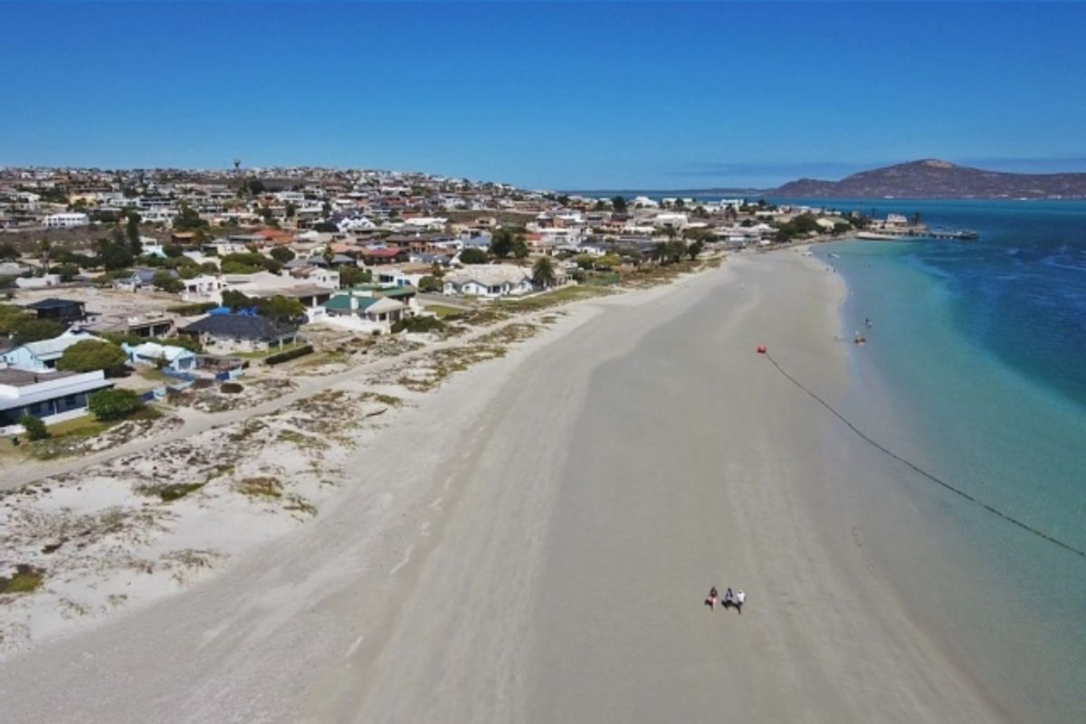 Prime development land on the booming West Coast! - Photo 3