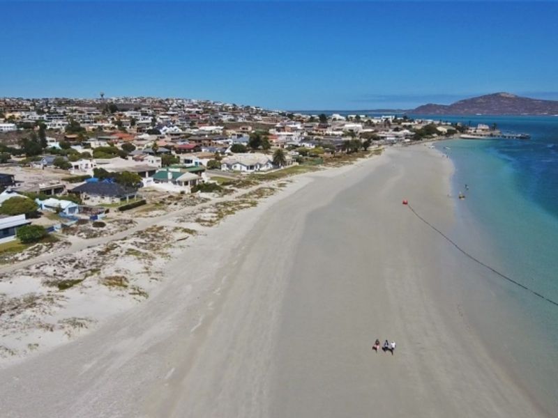 Prime development land on the booming West Coast! - Photo 3