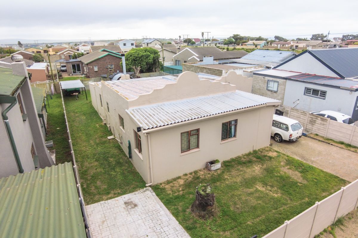 3-Bedroom Home with Braai Room & Big Garden – Packed with Potential! - Photo 3