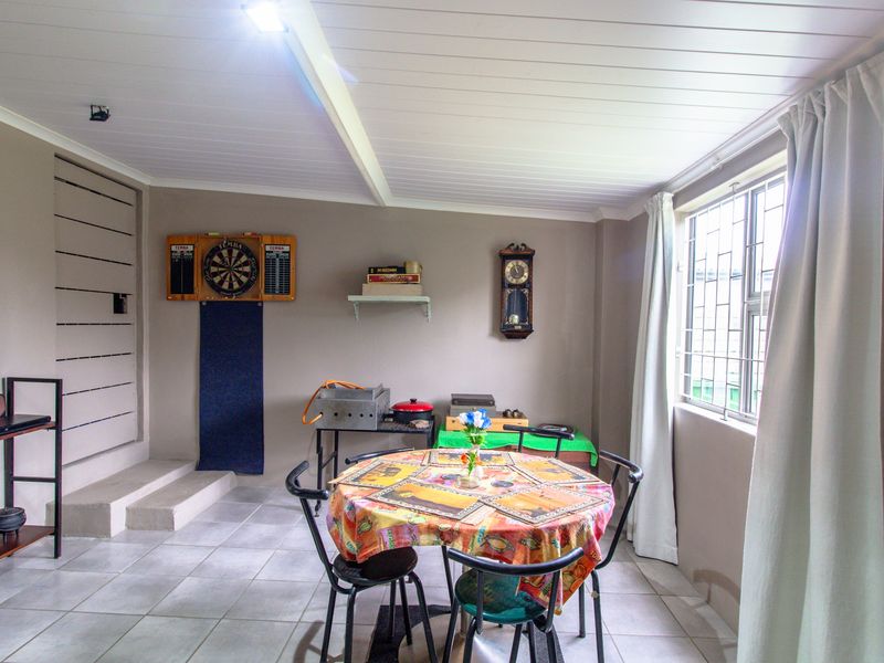 3-Bedroom Home with Braai Room & Big Garden – Packed with Potential! - Photo 9