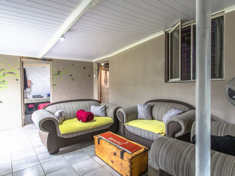 3-Bedroom Home with Braai Room & Big Garden – Packed with Potential! - Photo 8