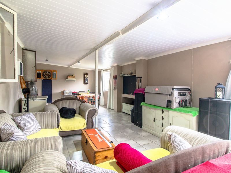 3-Bedroom Home with Braai Room & Big Garden – Packed with Potential! - Photo 6