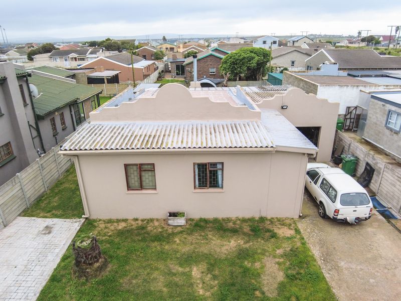 3-Bedroom Home with Braai Room & Big Garden – Packed with Potential! - Photo 5