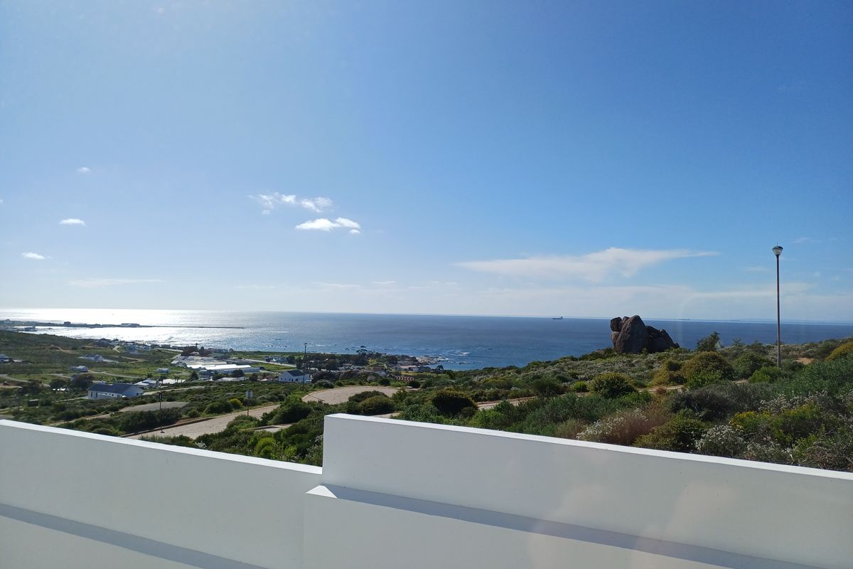 Beautiful Modern Home with Coastal & Mountain Panoramic Views for sale in St Helena Views - Photo 2