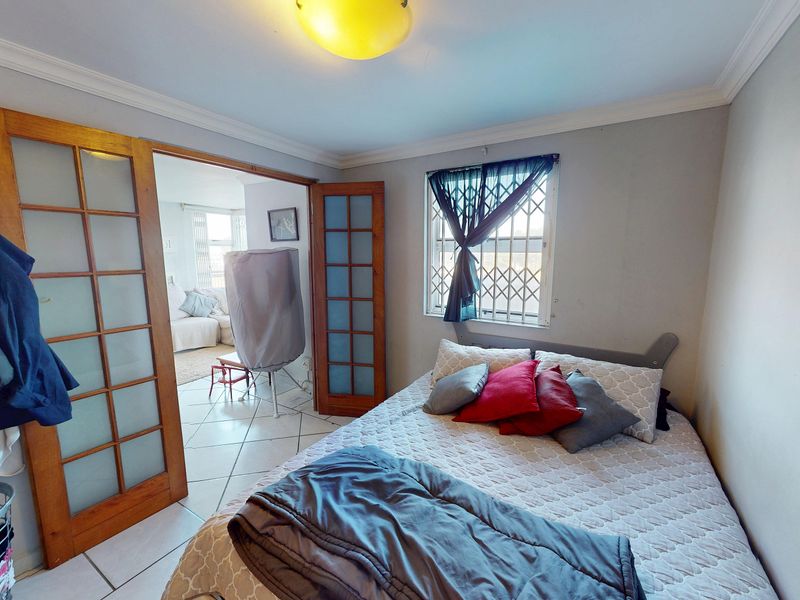 Beachfront Ground-Floor Unit with Business Rights in Strand North - Photo 4