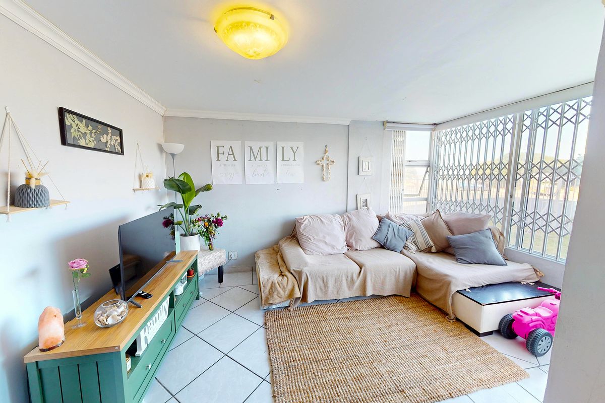 Beachfront Ground-Floor Unit with Business Rights in Strand North - Photo 3