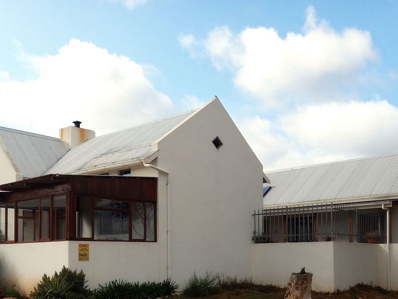 Smallholding of 1.2ha with 3 bedroom house with Studio flat for sale in Uniondale Western Cape - Photo 7