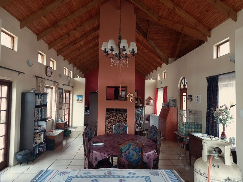 Smallholding of 1.2ha with 3 bedroom house with Studio flat for sale in Uniondale Western Cape - Photo 9