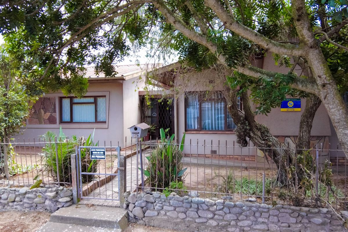 3-Bedroom Home with Dual Potential in the Heart of Vredenburg - Photo 2