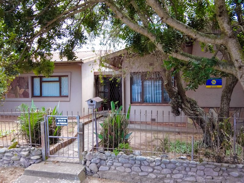 3-Bedroom Home with Dual Potential in the Heart of Vredenburg - Photo 2