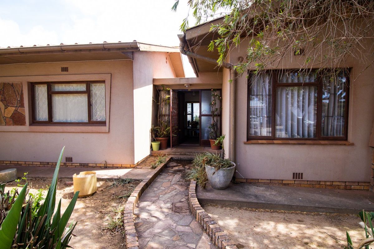 3-Bedroom Home with Dual Potential in the Heart of Vredenburg - Photo 4