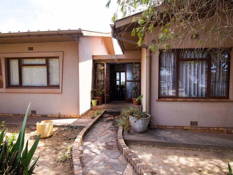 3-Bedroom Home with Dual Potential in the Heart of Vredenburg - Photo 4