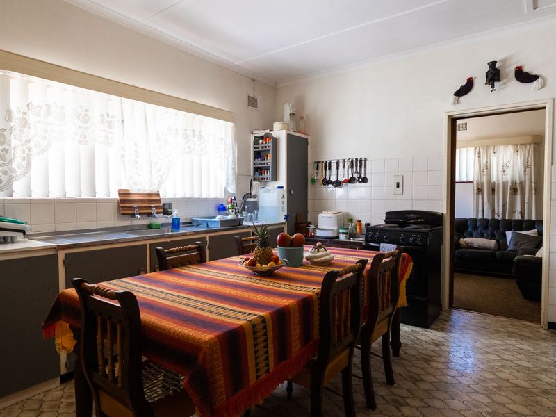 3-Bedroom Home with Dual Potential in the Heart of Vredenburg - Photo 7