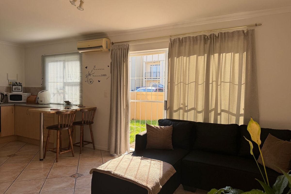 2 Bedroom Townhouse For Sale in Gordon's Bay - Photo 4